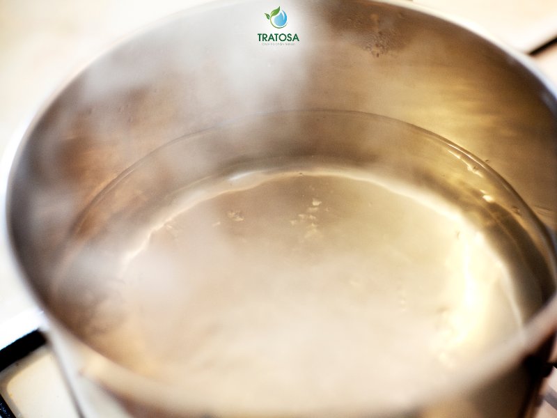 Cách nấu nước lá tía tô cho mẹ bầu sau sinh (Hình ảnh minh họa)