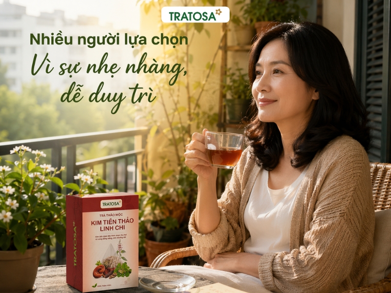uống trà kim tiền thảo Tratosa buổi sáng tại ban công thư giãn