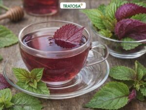 Ly trà tía tô màu đỏ tự nhiên từ lá tía tô tươi, thức uống thảo dược dễ uống hằng ngày