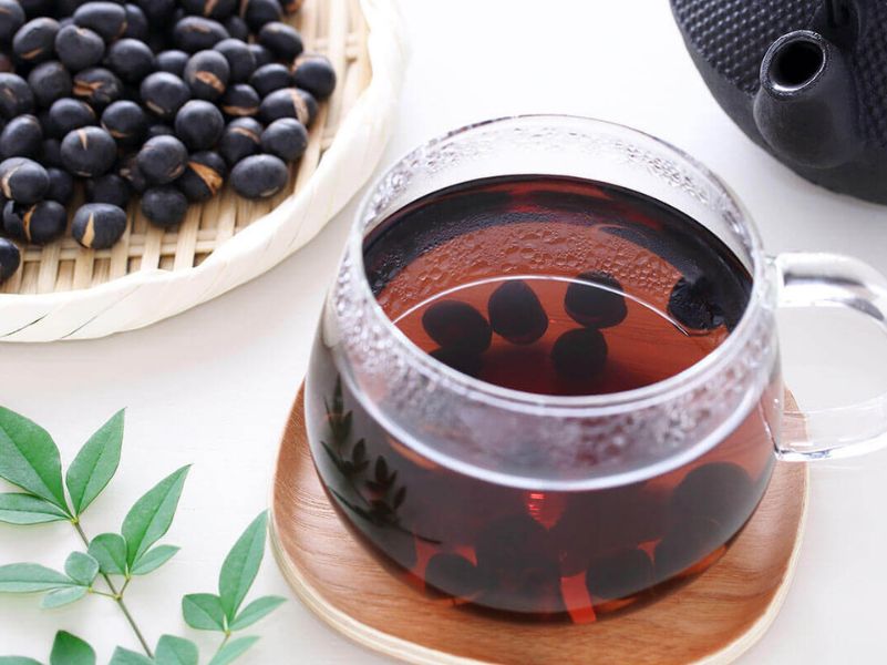 Bệnh Tiểu Đường Uống Nước Gì Tốt? Những Thức Uống Nên Ưu Tiên Khi Kiểm Soát Đường Huyết Nước đậu đen rang nguyên chất dùng thay đổi khẩu vị