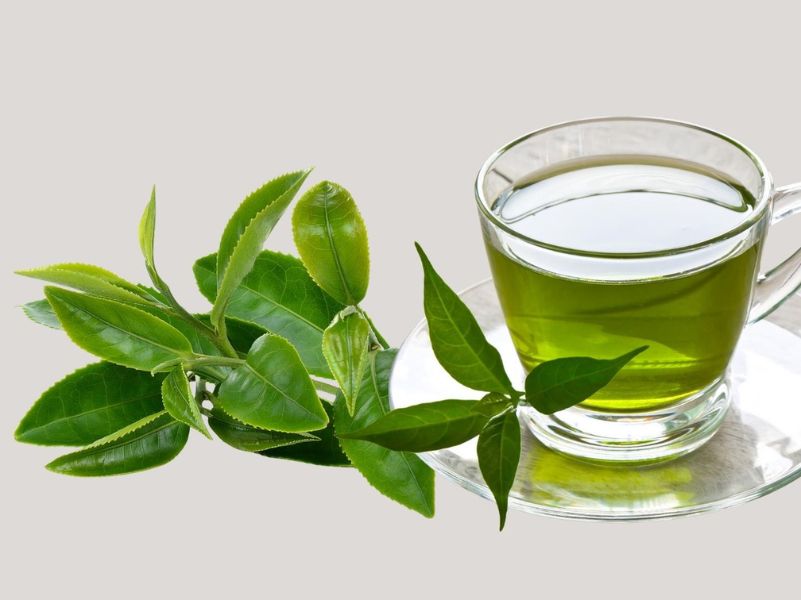 Trà Thảo Mộc Cho Người Bị Tiểu Đường Nên Uống Loại Nào Để Hỗ Trợ Giảm Đường Huyết? Tách trà xanh nguyên chất không bổ sung đường