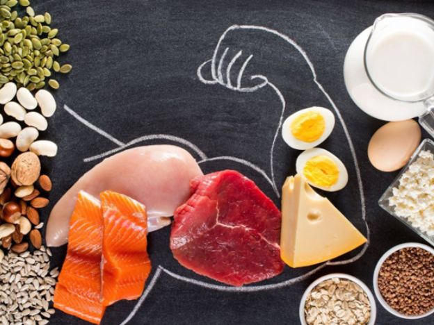Cá, thịt nạc, trứng và các loại hạt cung cấp protein cho người tiền tiểu đường