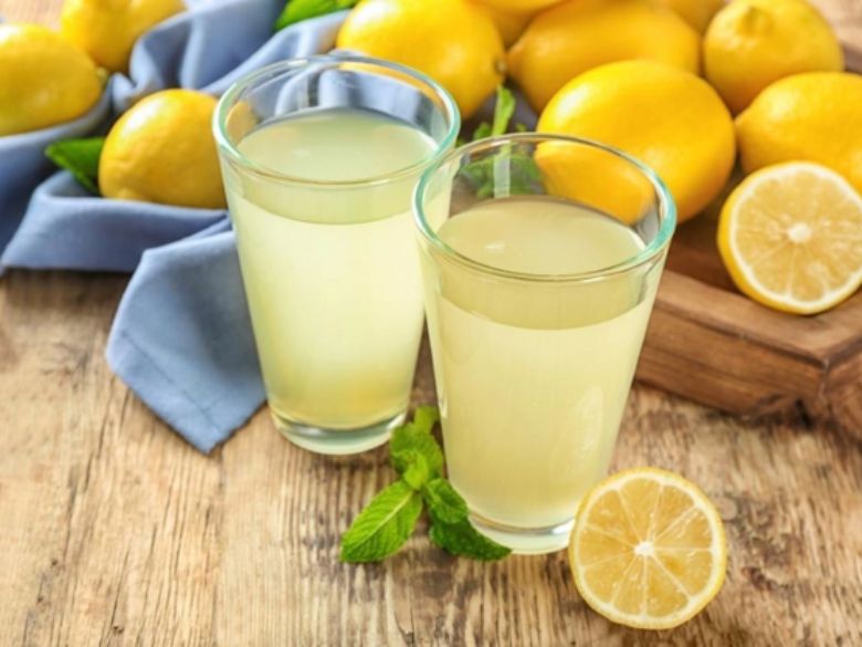 Người tiểu đường nên uống gì thay nước ngọt? 7 lựa chọn dễ áp dụng Nước chanh loãng trong thực đơn đồ uống thay nước ngọt